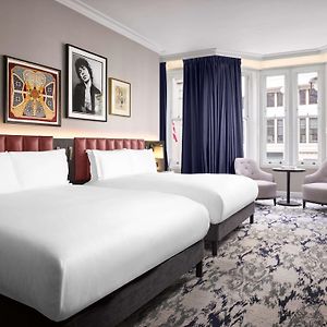 Kamer met een Queen Size Bed